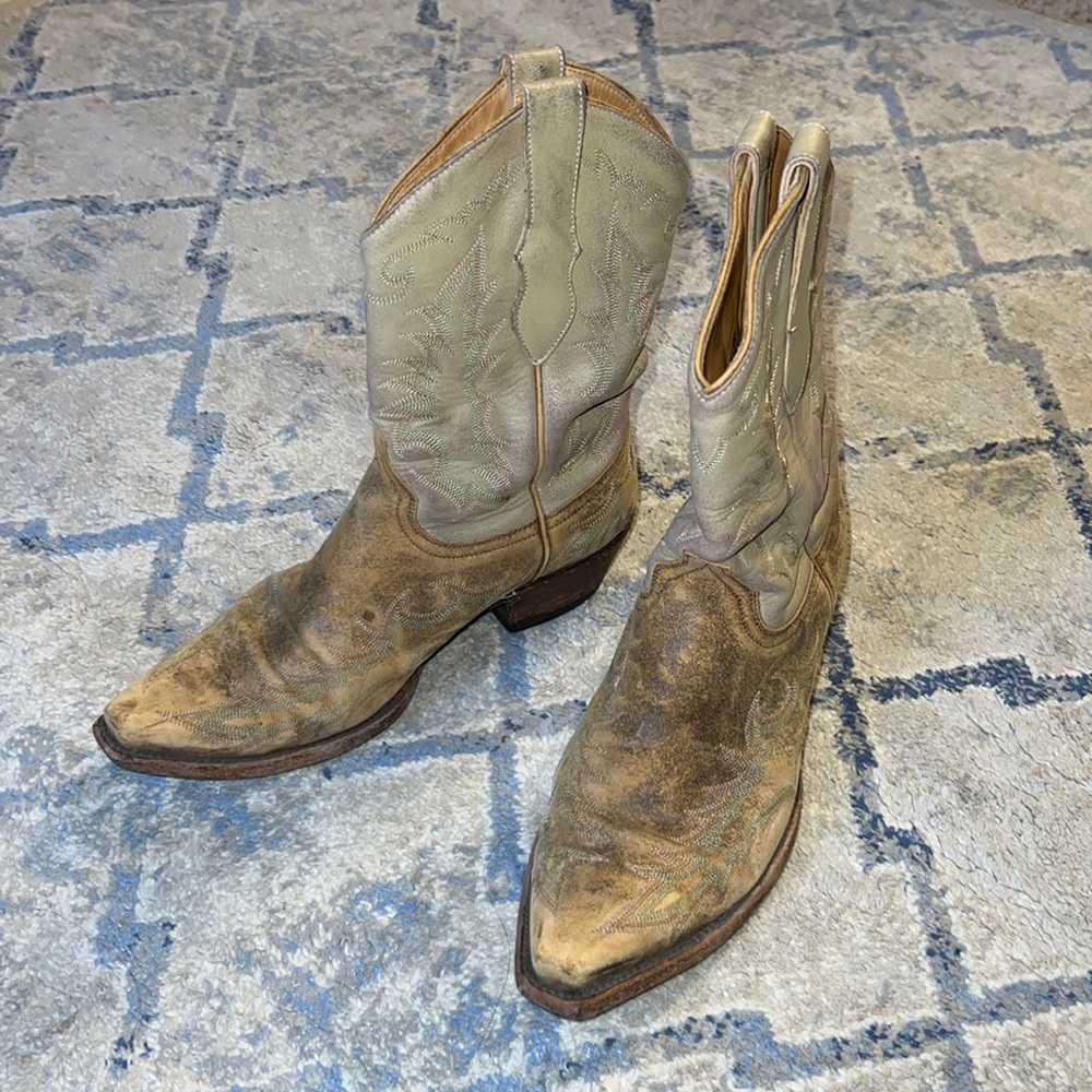 Vintage cowgirl boots